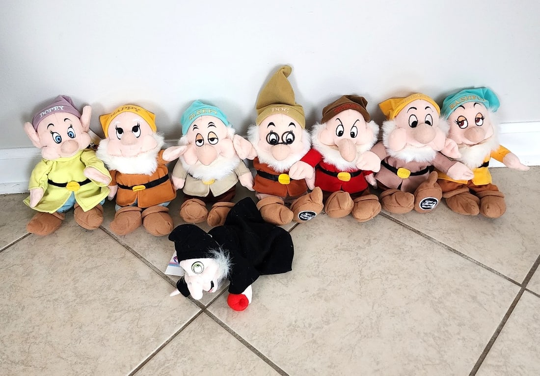 Vintage 'Seven Dwarfs plush the Wicked Witch" from Snow White - NWT (1 of 1)