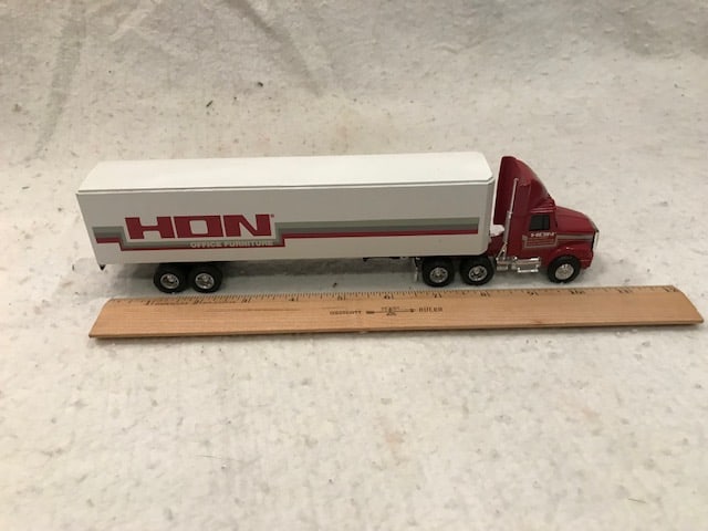 Die Cast Nylint Tractor Trailer Hon Office Furniture (1 of 3)