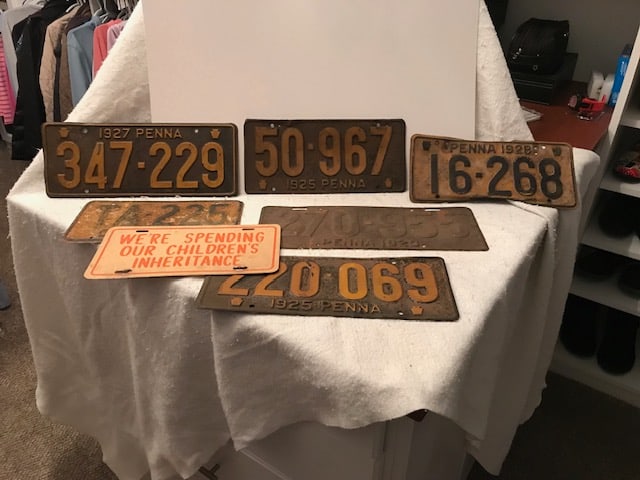 Lot of Antique License Plates (1 of 4)