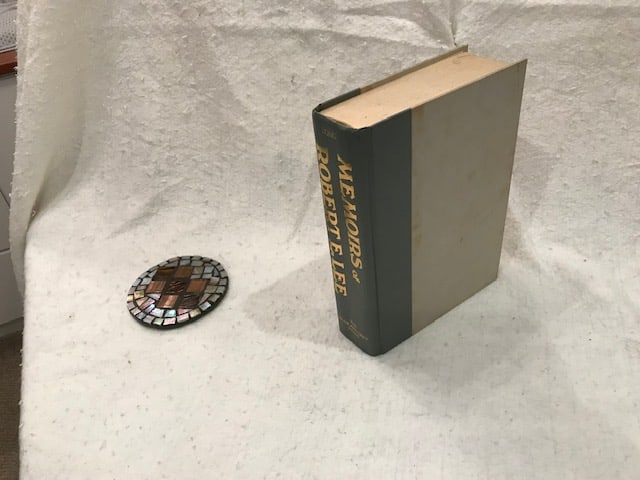 Memiors of Robert E Lee Blue and Gray Press - Long 1983: Memiors of Robert E Lee - Blue and Gray Press by Long 1983 - Good Condition. Size: 10"h x 6"d x 3"w