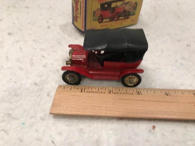 Matchbox MOYY Y-1 1911 Model T Ford Red/Black w/box (1 of 4)