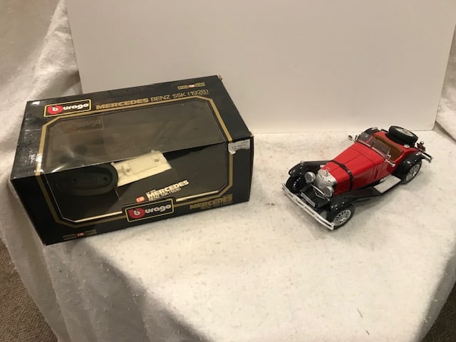 Die Cast Burago Mercedes Benz SSK1928 Red (1 of 3)