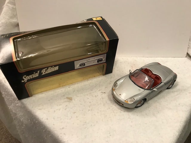 Die Cast Maitso Porsche Boxter Silver/Red w/box (1 of 4)