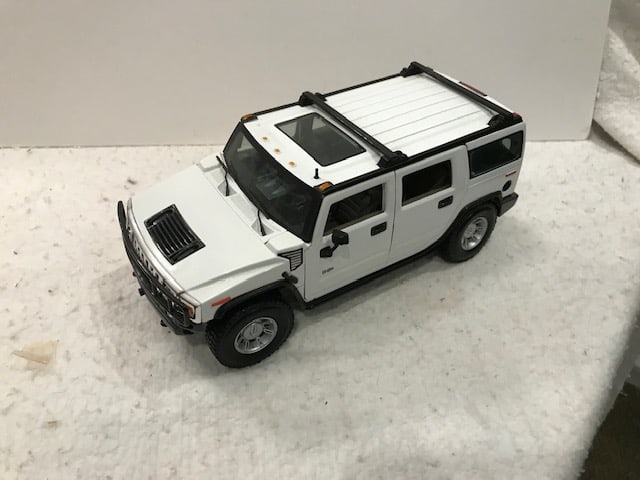 Die Cast Maitso Hummer H2 White (1 of 3)