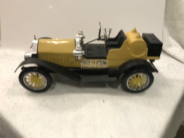 Jim Beam Decanter Stutz Yellow Black - Sealed (1 of 2)