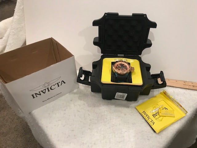 Collector Watch Invicta Diver Skeleton Face Gold/Blue (1 of 4)