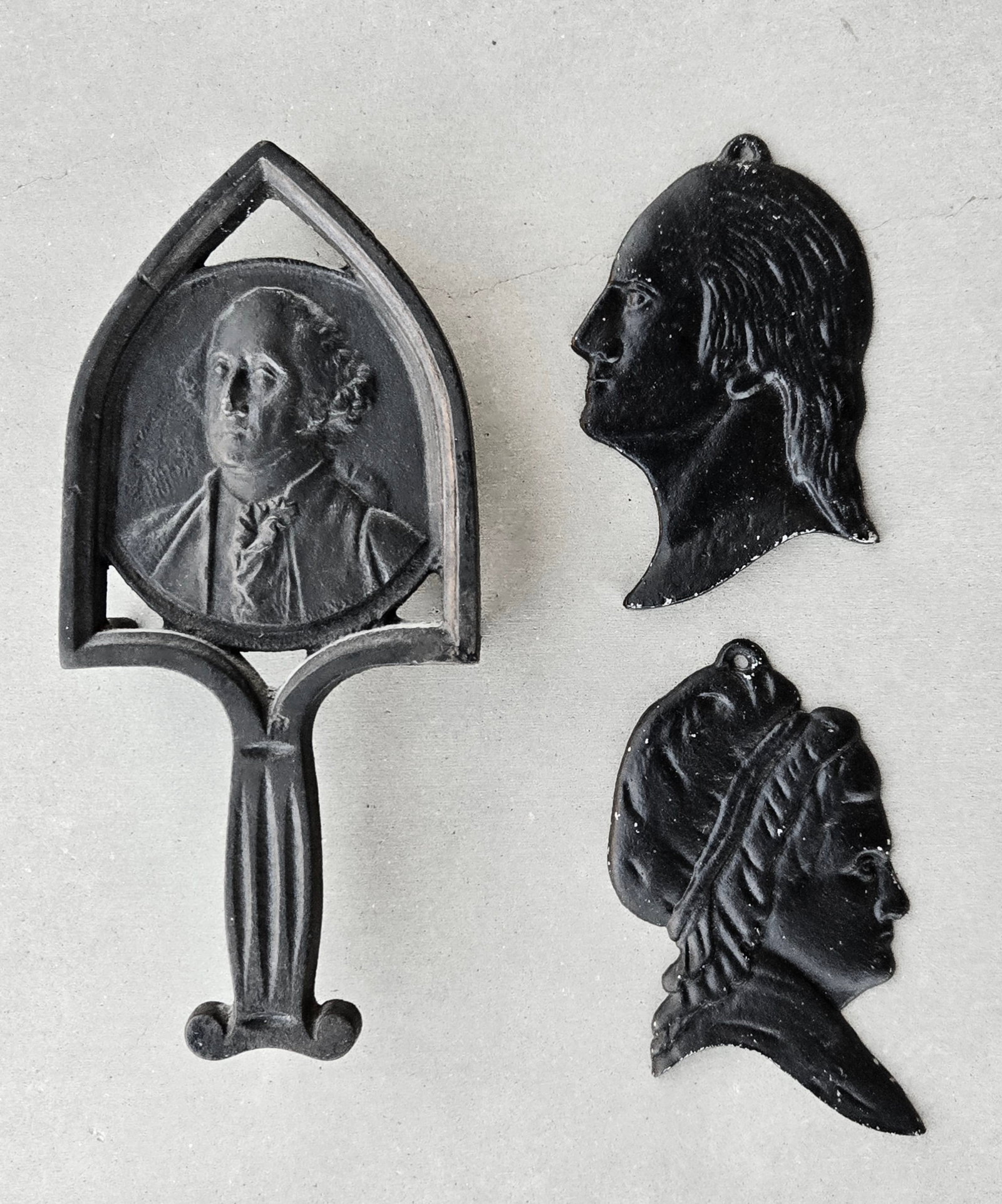 George Washington Cast Iron Trivet & Wall Decor: Lot of (3), the wall decor is not cast iron.