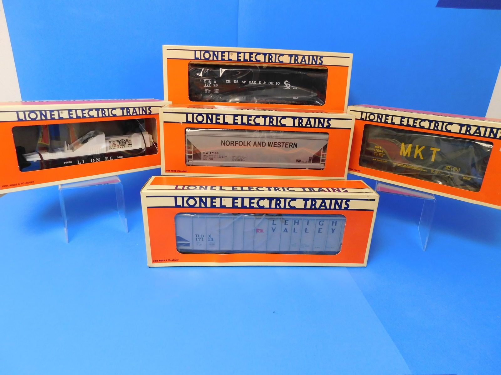 Lionel Freight Cars NOS (5), C&O Norfolk and Western Lehigh valley, MKT (1 of 6)