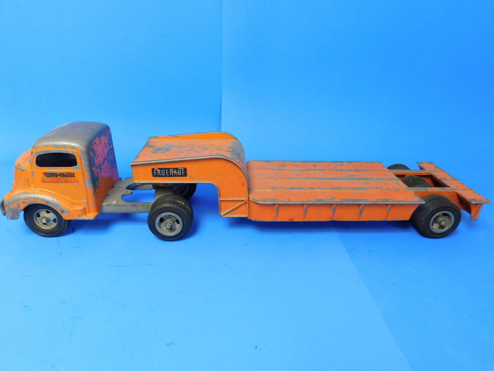 Smith Miller GMC Freuhauf Low Boy Semi Tractor Trailer Diecast (1 of 6)