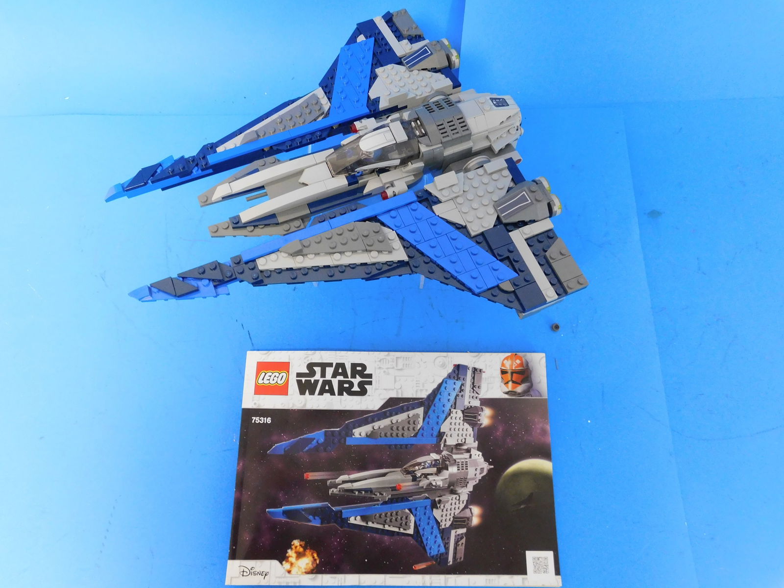 Lego Star Wars 75316 Mandolorian Starfighter Built up Loose with instructions: Built up Star Wars Lego 75316. Mandalorian Starfighter. Item is built up. With Insturctions and figure