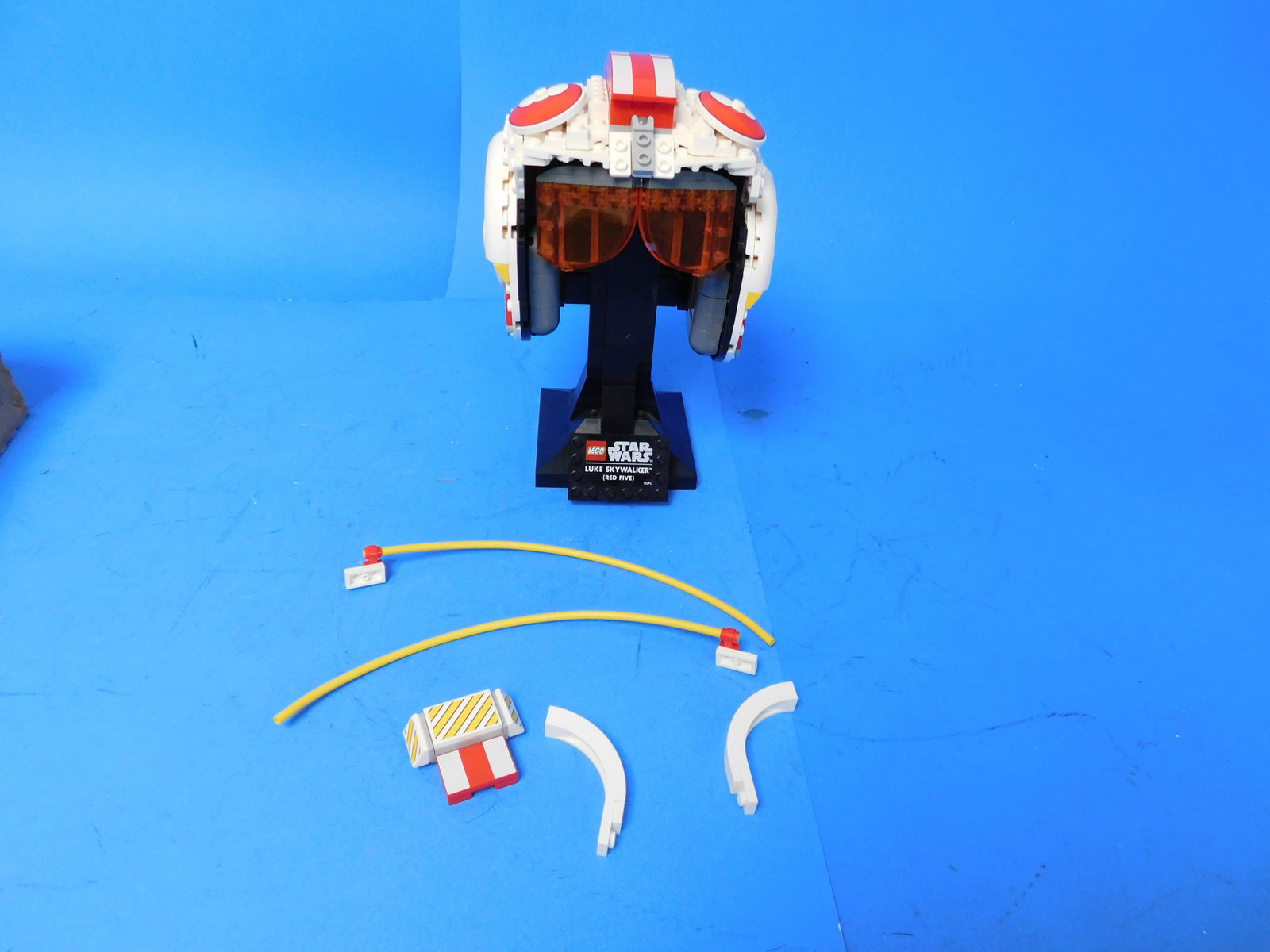 Lego Star Wars 75327 Red Five Helmet Luke Skywalker Loose Built up: Luke Skywalker Helmet Red One Star wars, 75327. Item is loose. (No instructions book)