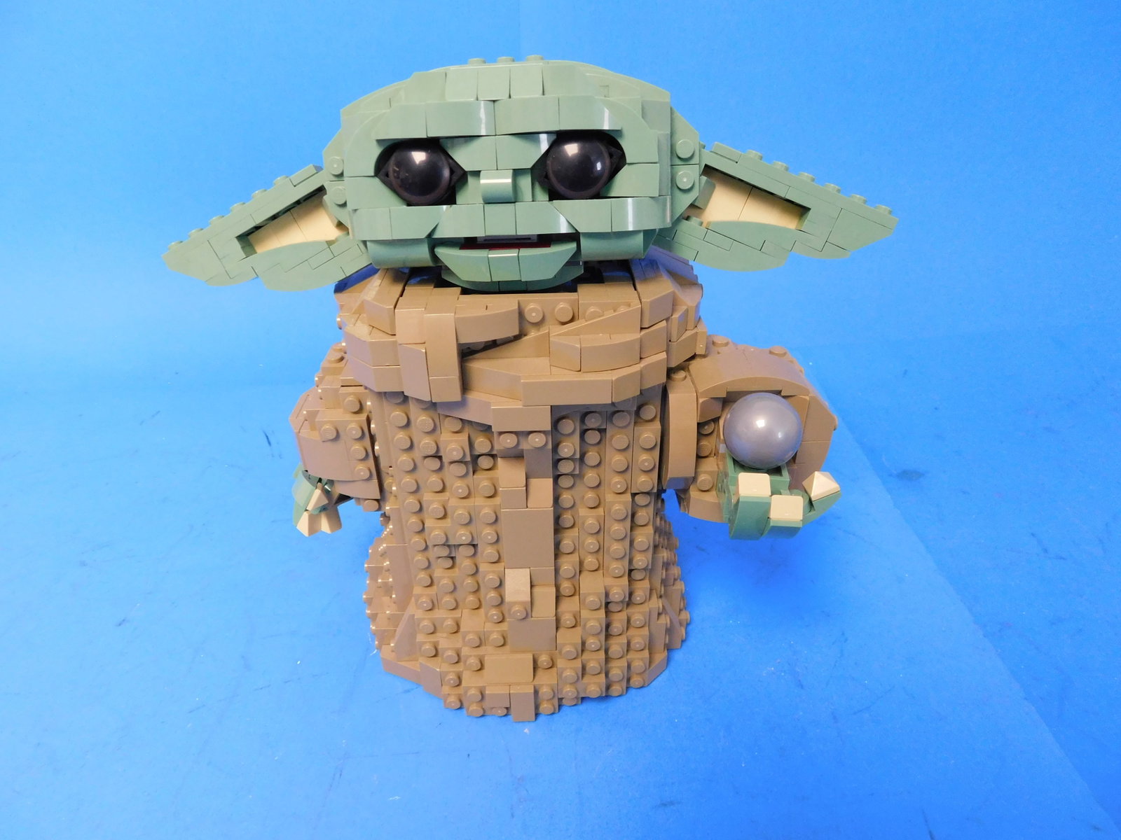 Lego Star Wars 75318 The Child Mandolorian. Loose Built up: Star wars Lego 75318 The Child, from mandalorian series. Item is loose, NO book