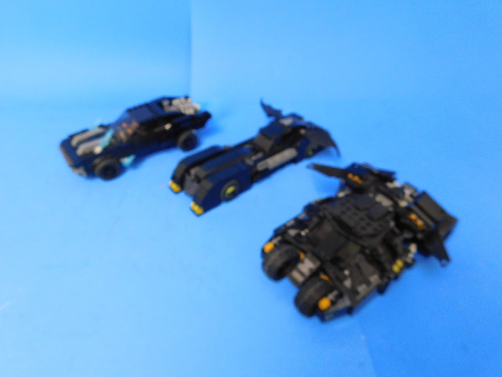 Lego Batmobile Lot 76181 76224 76239 Built up: Lego Batmobile lot of 3 types. 76181 76224 76239 all 3 are loose. No instruction books with figures.