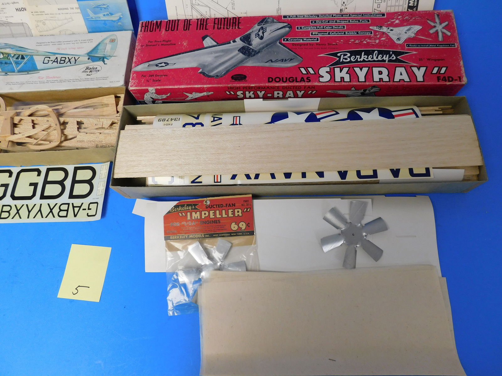 Guillow's and Berkeley Wood Airplane Model Kits Sky Ram, Puss Moth (1 of 4)