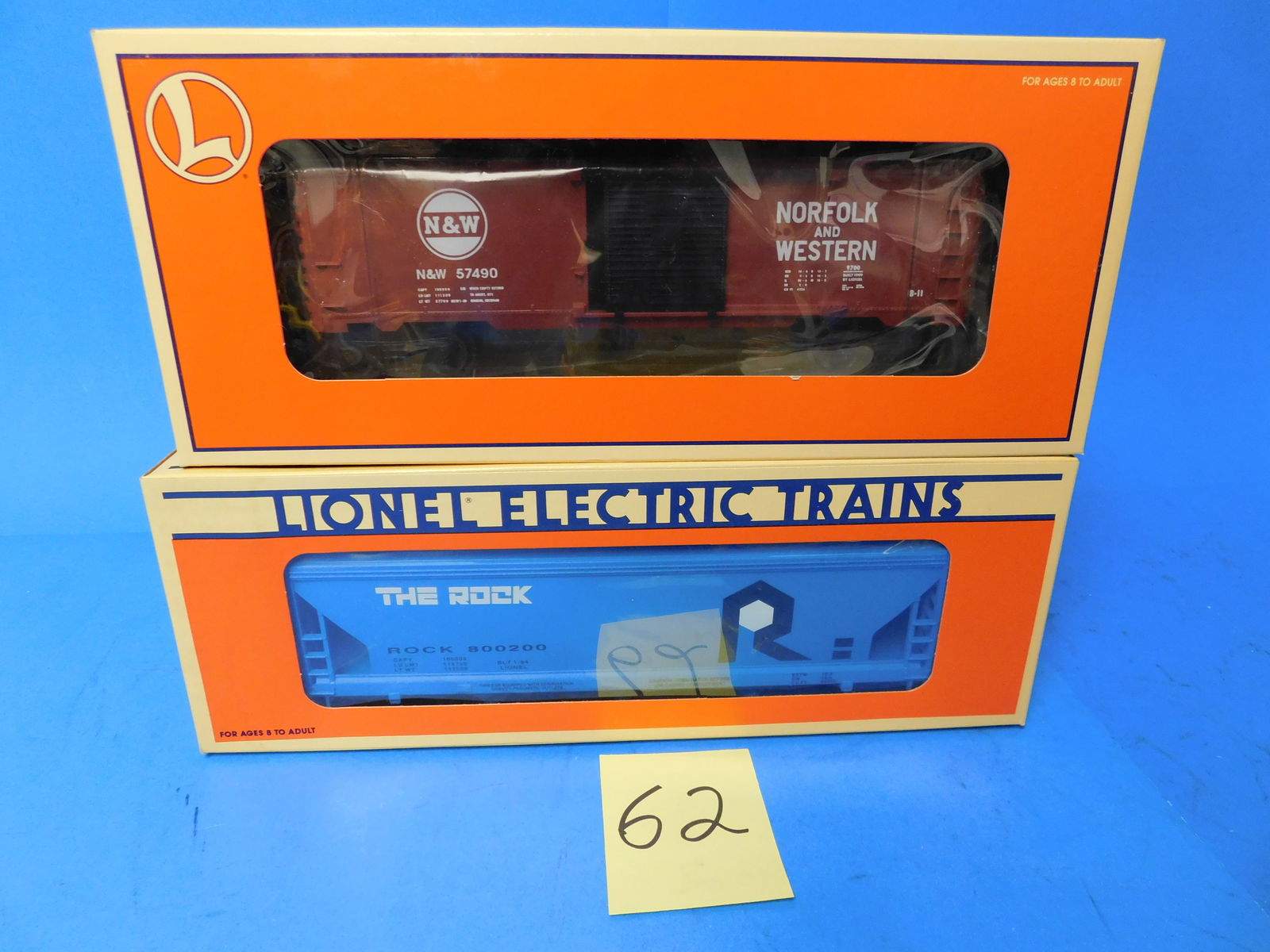 Lionel Hopper and Boxcar Rock Island and N&W. 6-26241 and 6-17122 (1 of 3)