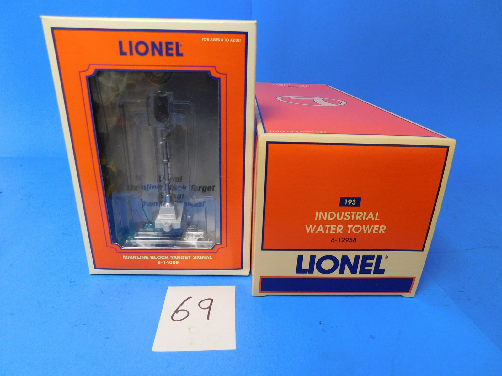 Lionel Water Tower and Block Signal. 6-12958 and 6-14099: Lionel 193 Industrial Water Tower and Mainline Block Target Signal 6-12958 and 6-14099