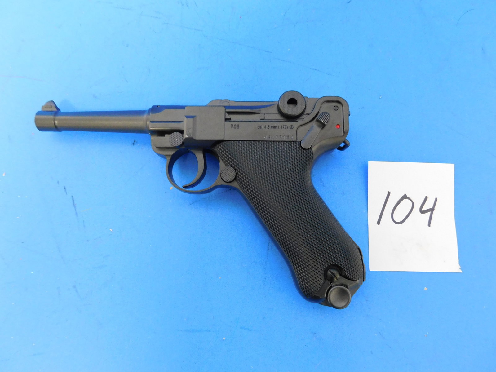 Airsoft CO2 Lugar .177 Pistol Toy: Lugar P.06 AIRSOFT Pistol .177 CO2 powered. Rare
