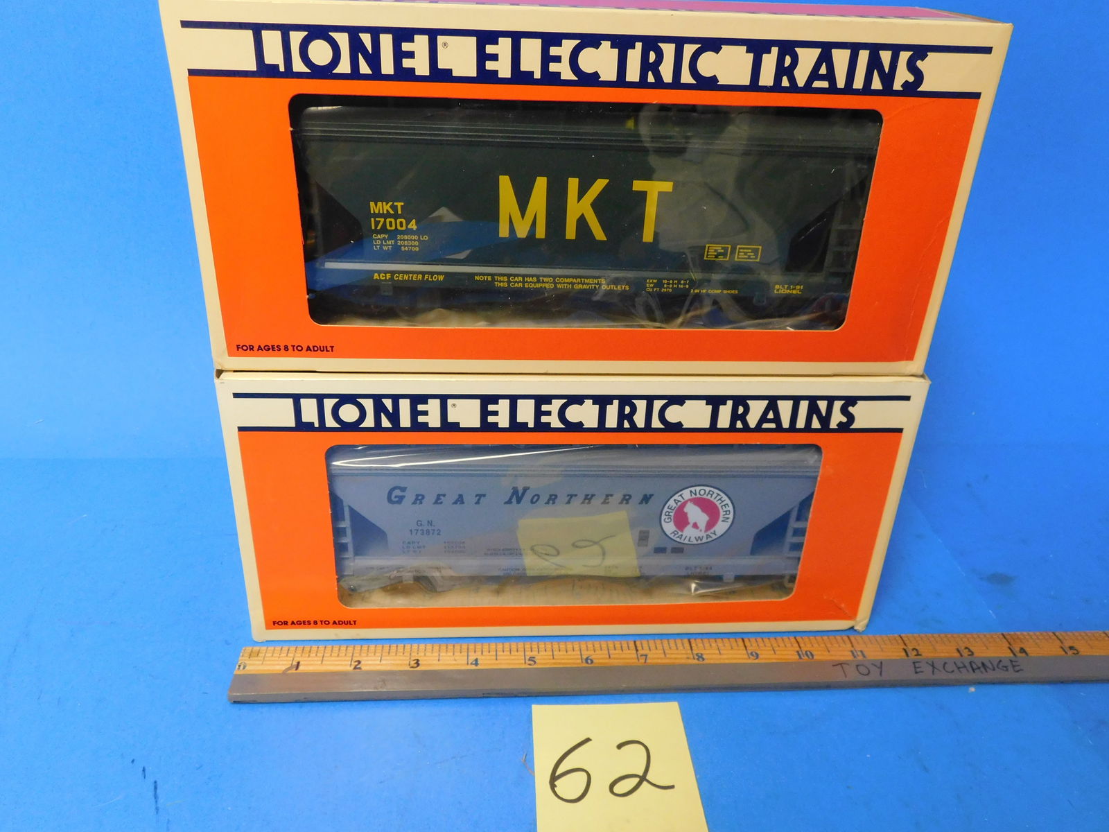 Lionel Hoppers Great Northern and MKT. (1 of 3)