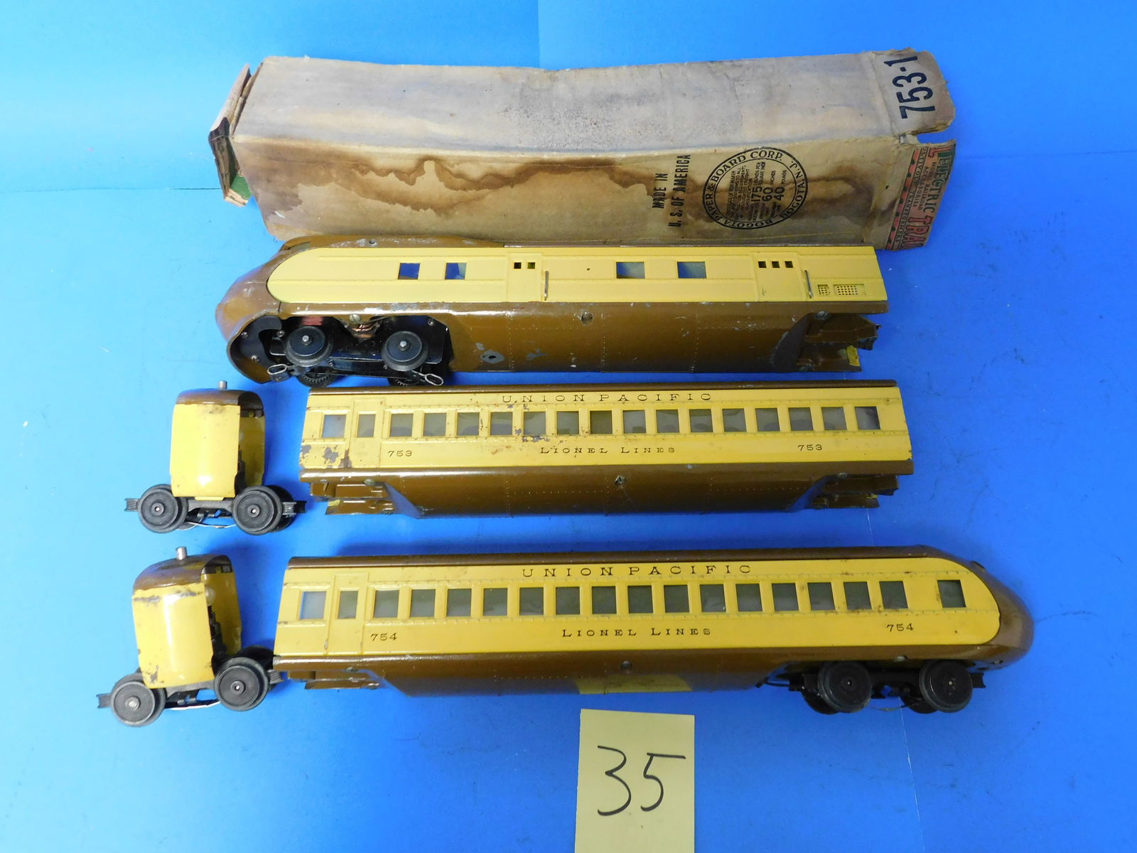 Vintage LIONEL Union Pacific M10000 With one box. Streamliner (1 of 5)