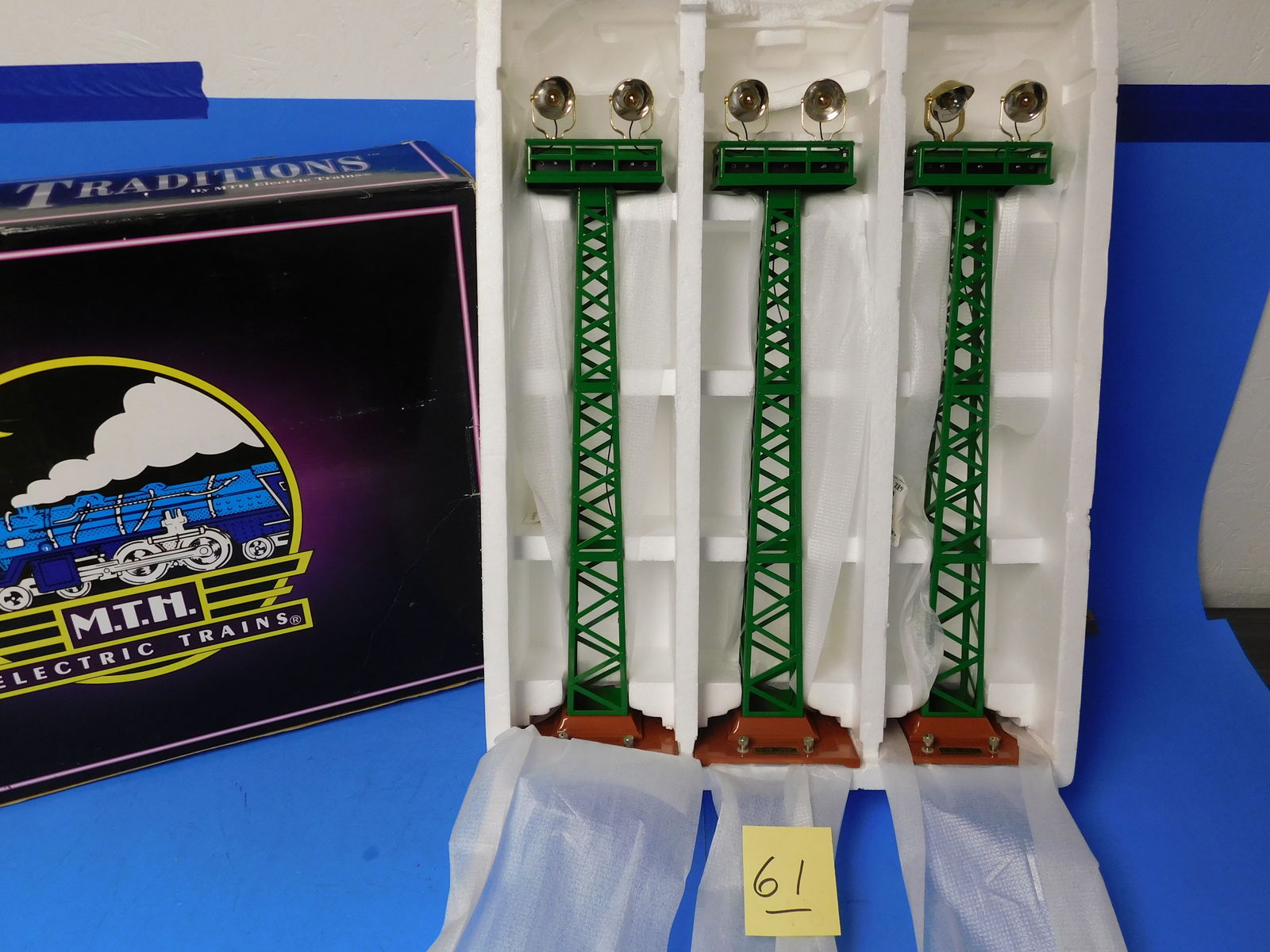 MTH Tinplate 92 Flood light Tower set 1044 NEW IN BOX (1 of 4)