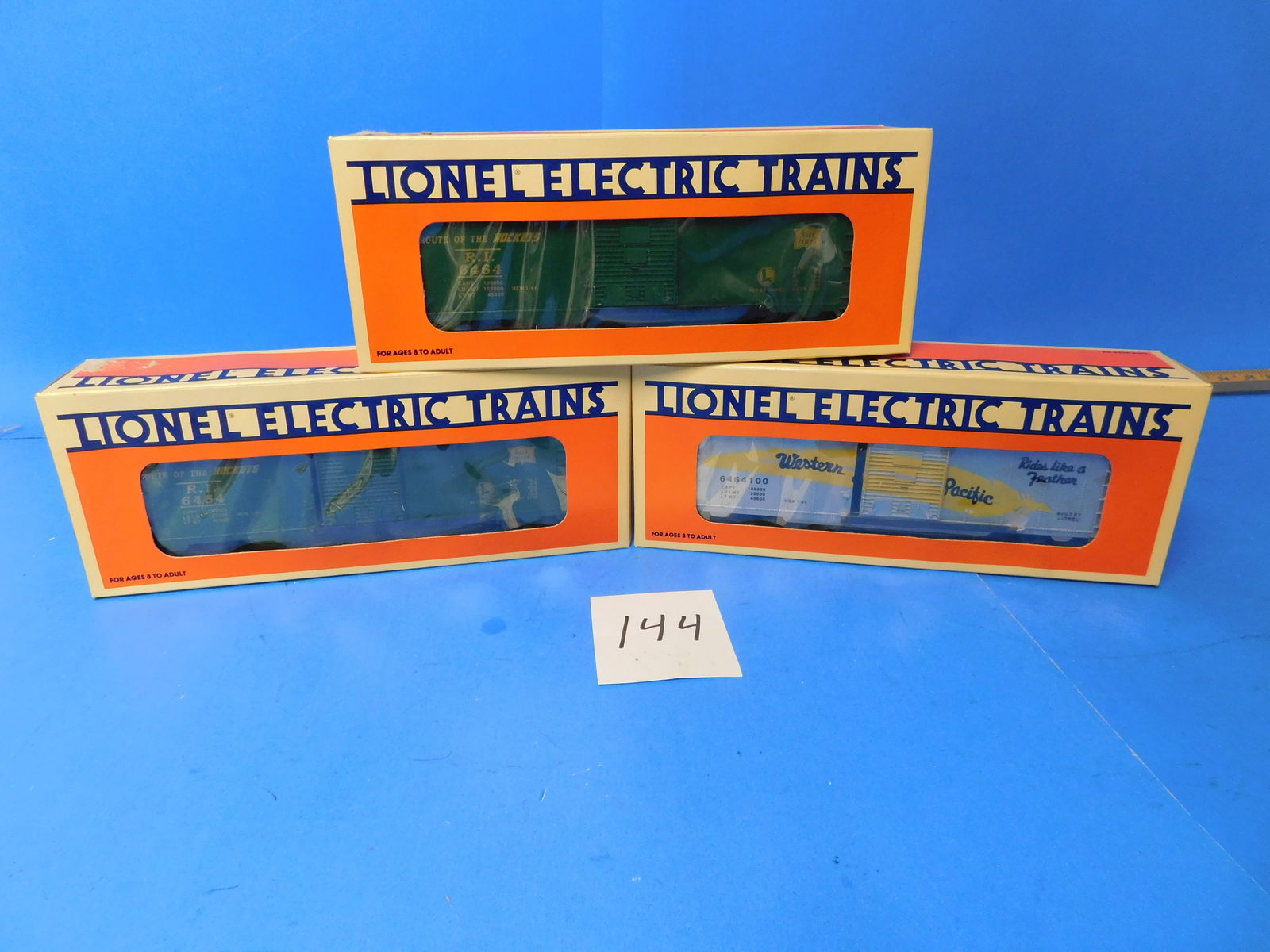 Lionel 6464 . Set of 3 Boxcars. Western pacific and Rock island (1 of 5)