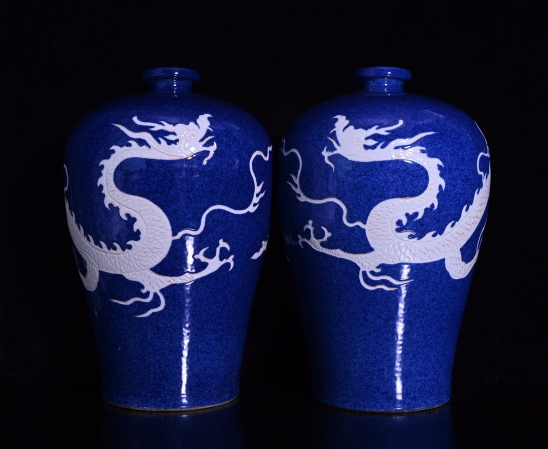 Chinese blue and white porcelain vase pair Yuan dynasty (1 of 9)