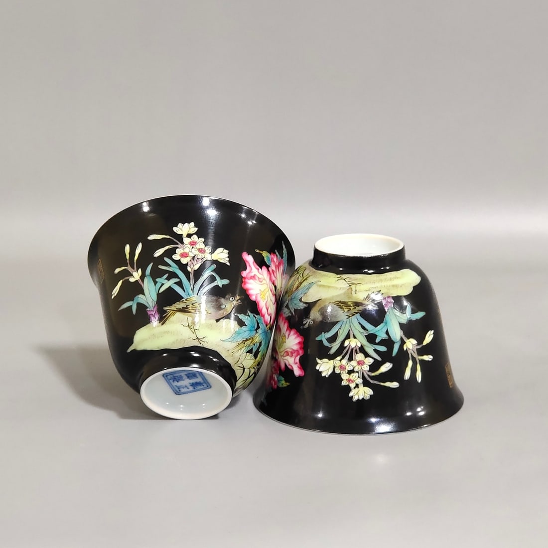 Chinese famille rose porcelain bowl pair Qing dynasty Yongzheng Mark & Period (1 of 9)