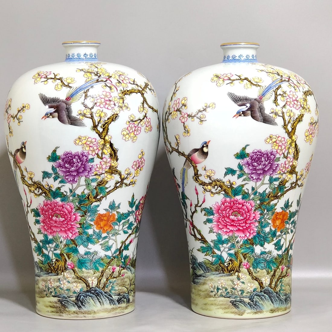 Chinese famille rose porcelain vase pair Qing dynasty Yongzheng Mark & Period (1 of 9)