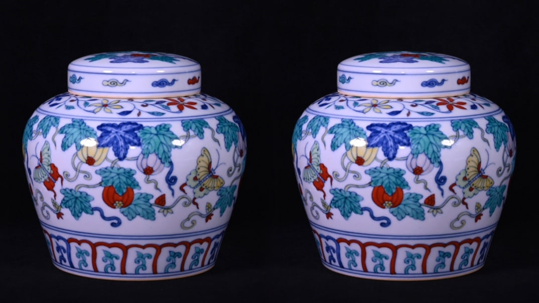 Chinese doucai porcelain jar pair Ming dynasty Chenghua Mark & Period (1 of 10)