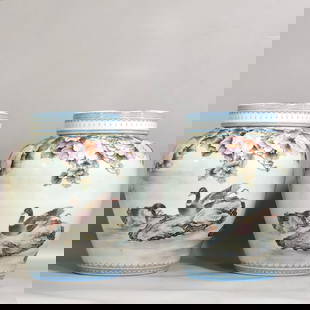Chinese famille rose porcelain jar pair Qing dynasty Qianlong Mark & Period: Size: Height 19.5 cm - Width 16 cm Materials: Porcelain Time Period: Qing dynasty Manufactured Date: Qianlong Mark & Period Origin: China