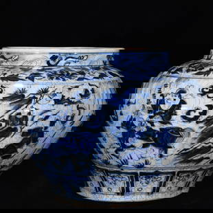 Chinese blue and white porcelain jar Yuan dynasty: Size: Height 26 cm - Width 33 cm Materials: Porcelain Time Period: Yuan dynasty Manufactured Date: 13th-c Period Origin: China