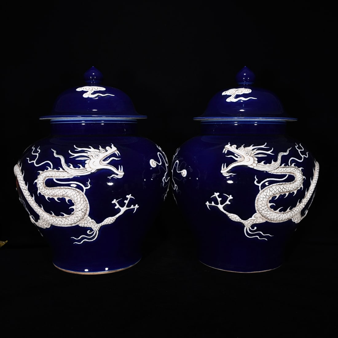 Chinese blue and white porcelain jar pair Yuan dynasty (1 of 9)