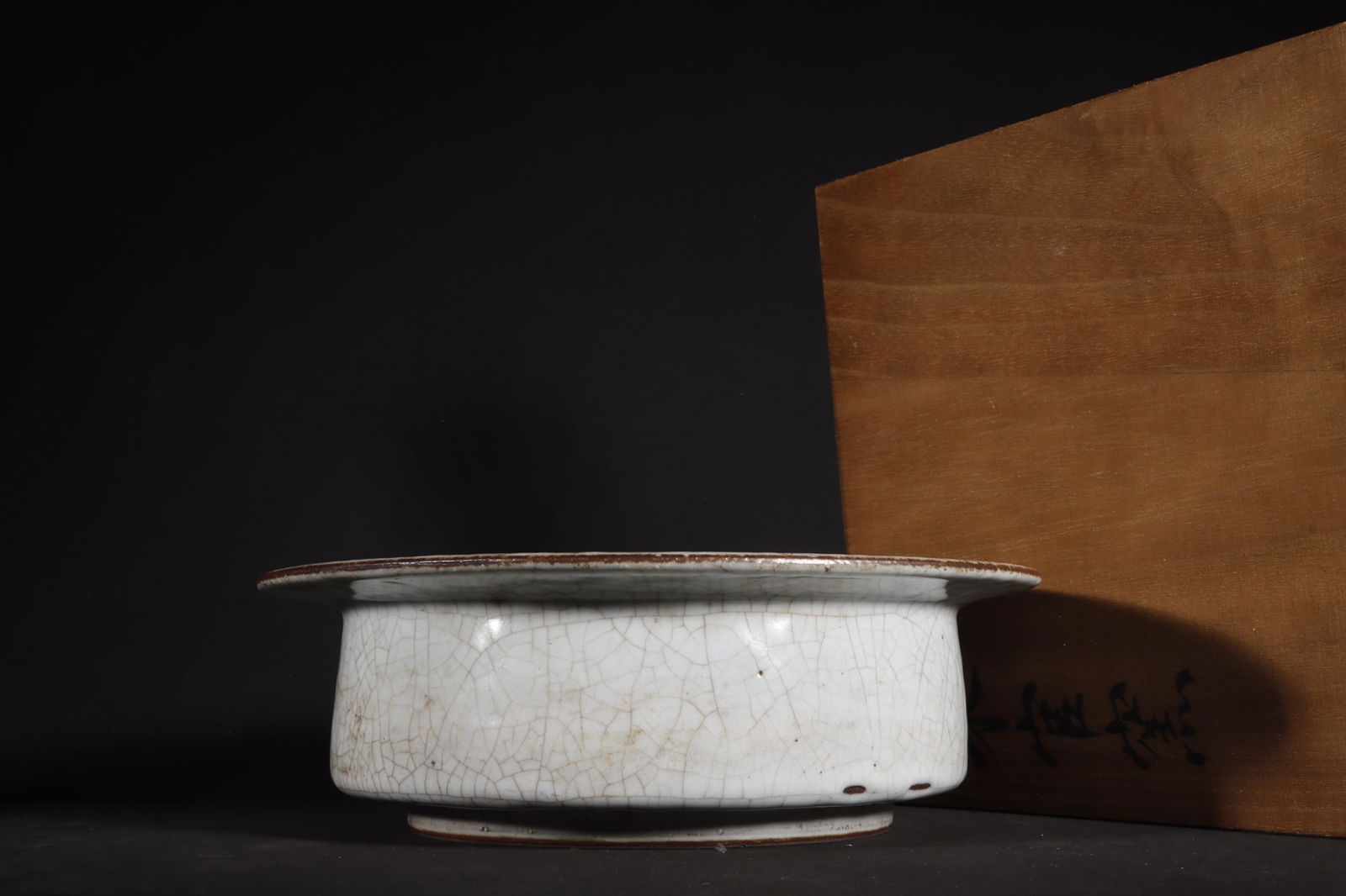 Chinese official kiln porcelain washer Song dynasty: Size: Width 21 cm - Height 6.8 cm Materials: Porcelain Time Period: Song dynasty Manufactured Date: 10th-c Period Object: Chinese Antique The Song dynasty (960–1279 CE) was a period of Chinese histo