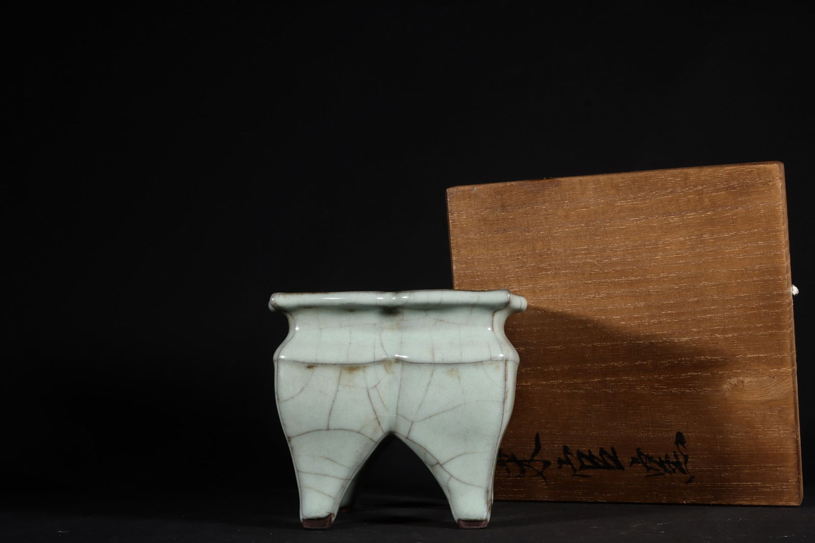 Chinese ru kiln porcelain incense burner Song dynasty: Size: Width 9.5 cm - Height 8.5 cm Materials: Porcelain Time Period: Song dynasty Manufactured Date: 10th-c Period Object: Chinese Antique The Song dynasty (960–1279 CE) was a period of Chinese hist