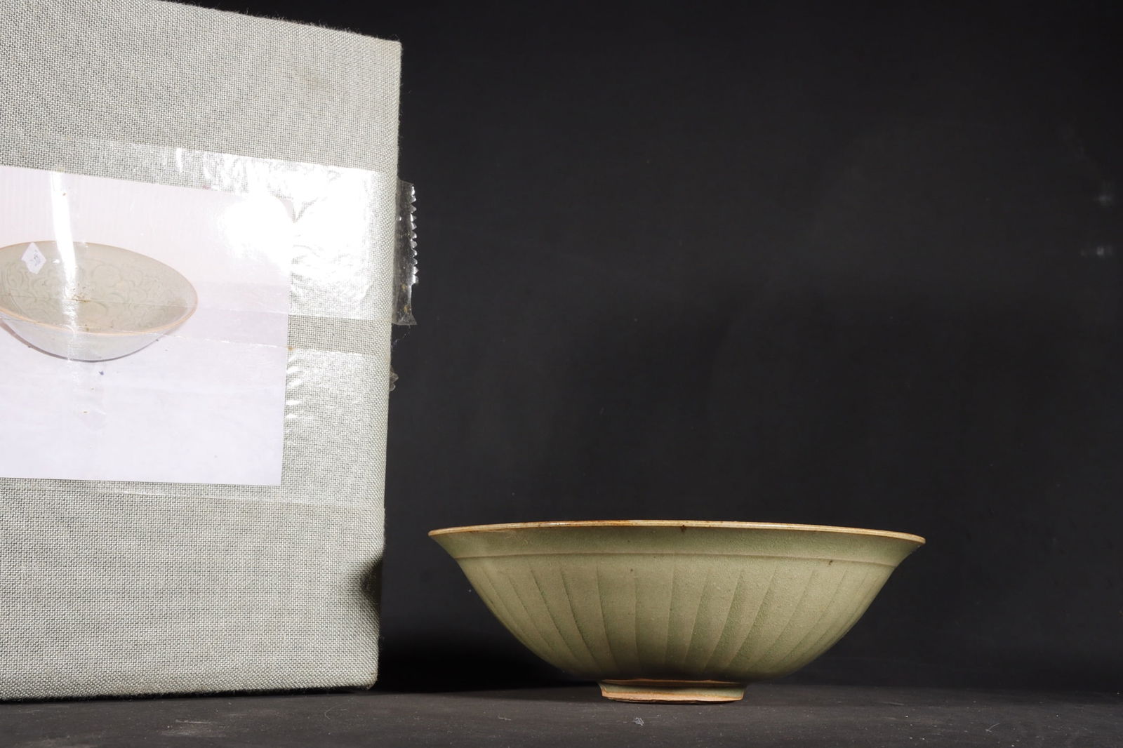 Chinese celadon kiln porcelain bowl Song Dynasty (1 of 9)