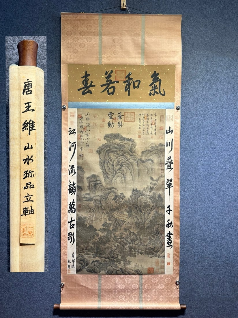 Chinese scroll painting Tang dynasty Wang Wei: Size: Height 240 cm - Width 97 cm Materials: ink color and paper Time Period: Tang dynasty Manufactured by: Wang Wei Object: Chinese Antique Tang Dynasty – Wang Wei's exquisite landscape hanging scr