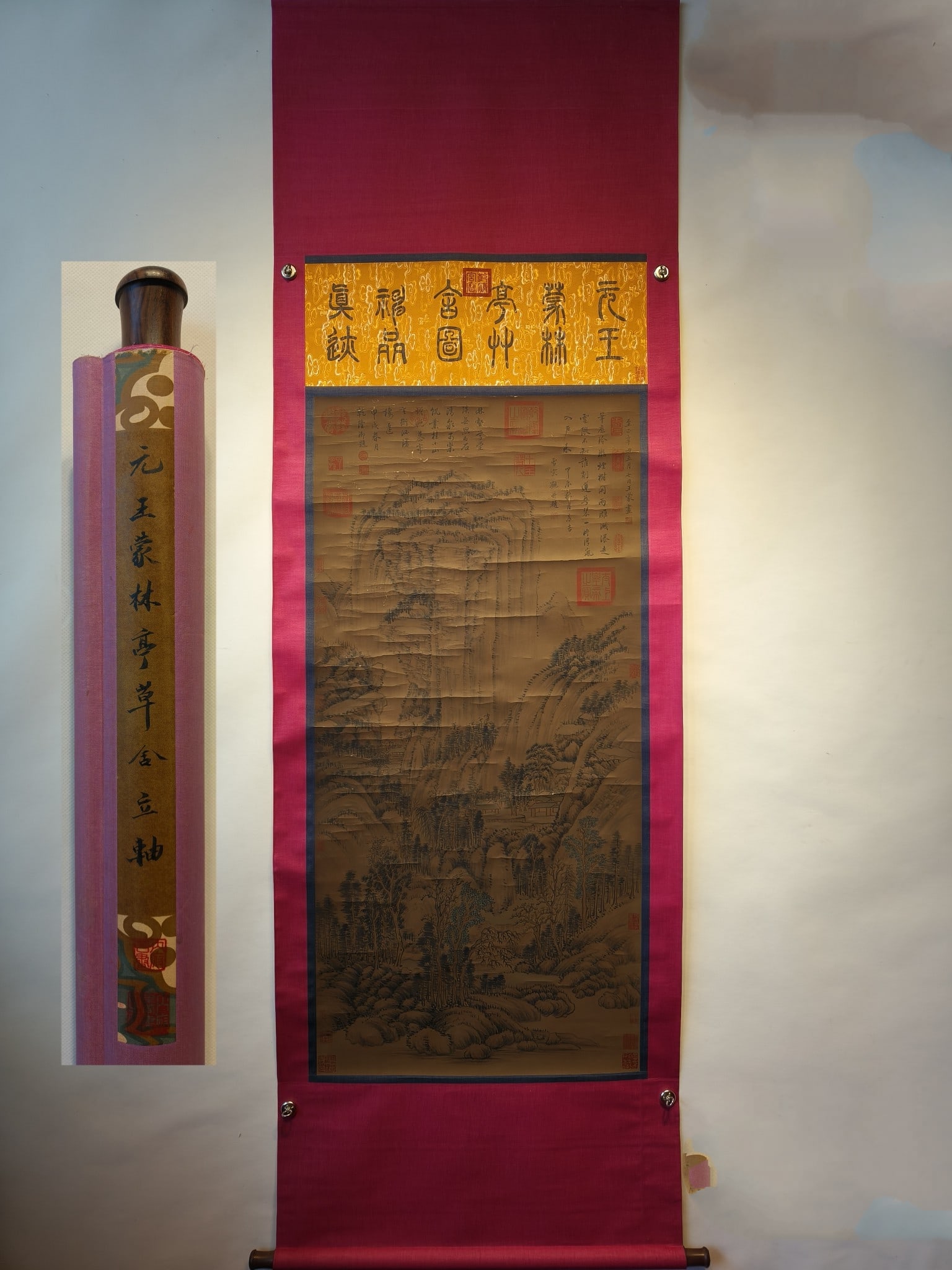 Chinese scroll painting Yuan dynasty Wang Meng: Size: Height 140 cm - Width 67 cm Materials: ink color and paper Time Period: Yuan Dynasty Manufactured by: Wang Meng Object: Chinese Antique Yuan Dynasty – Wang Meng's exquisite four-foot landscape