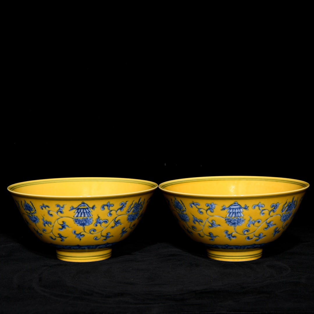 Chinese blue and yellow porcelain bowl pair Ming dynasty Chenghua Mark & Period: Size: Width 14.8 cm - Height 7.2 cm Materials: Porcelain Time Period: Ming dynasty Manufactured Date: Chenghua Mark & Period Object: Chinese Antique ⛨ Purchase With Confidence ✔ Ver