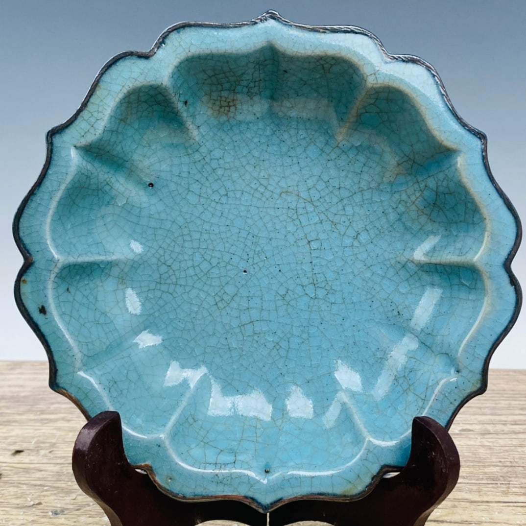 Chinese ru kiln porcelain washer Song dynasty: Size: Width 18 cm - Height 4 cm Materials: Porcelain Time Period: Song dynasty Manufactured Date: 10th-c Period Object: Chinese Antique ⛨ Purchase With Confidence ✔ Verified Auction