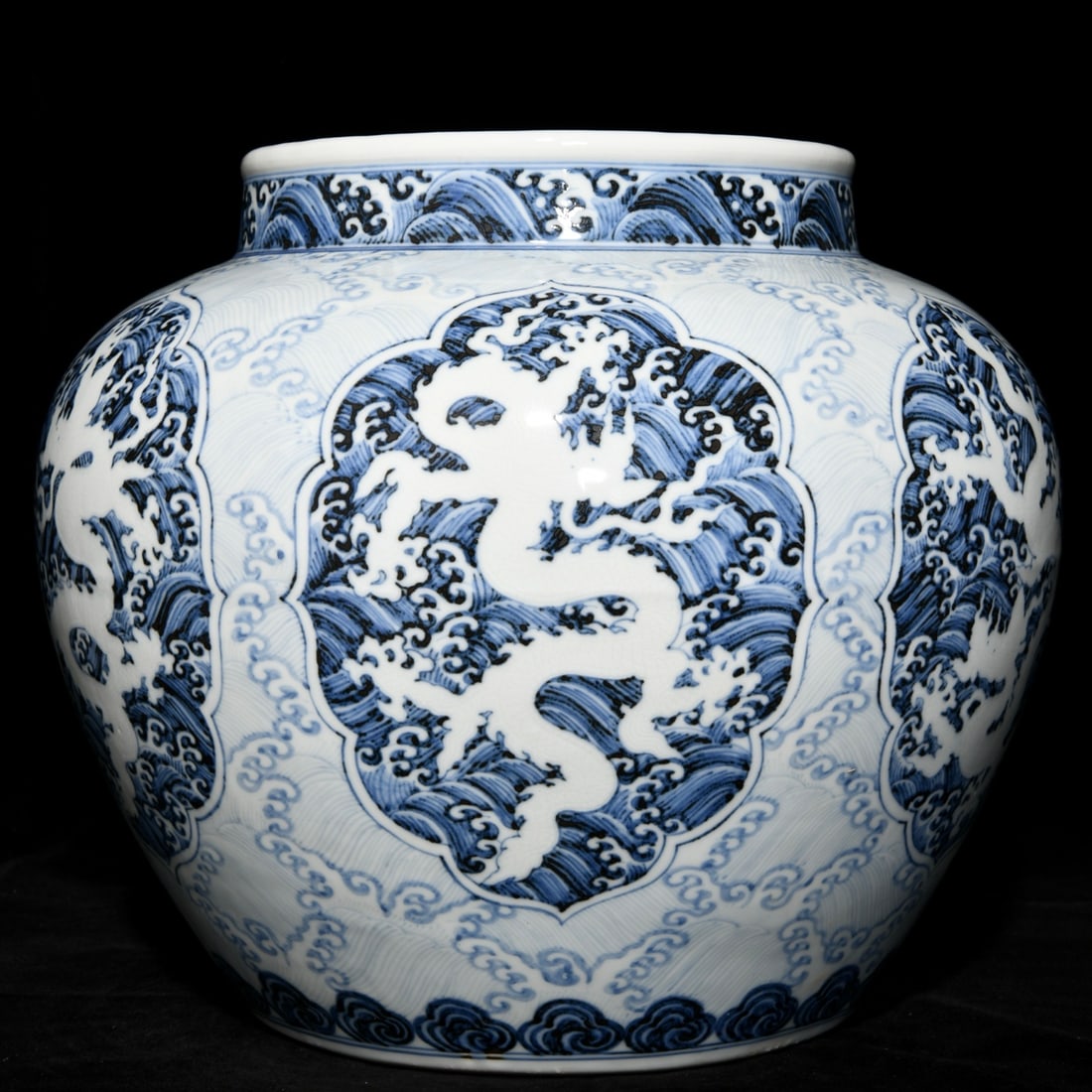 Chinese blue and white porcelain jar Ming dynasty Yongle Mark & Period (1 of 9)