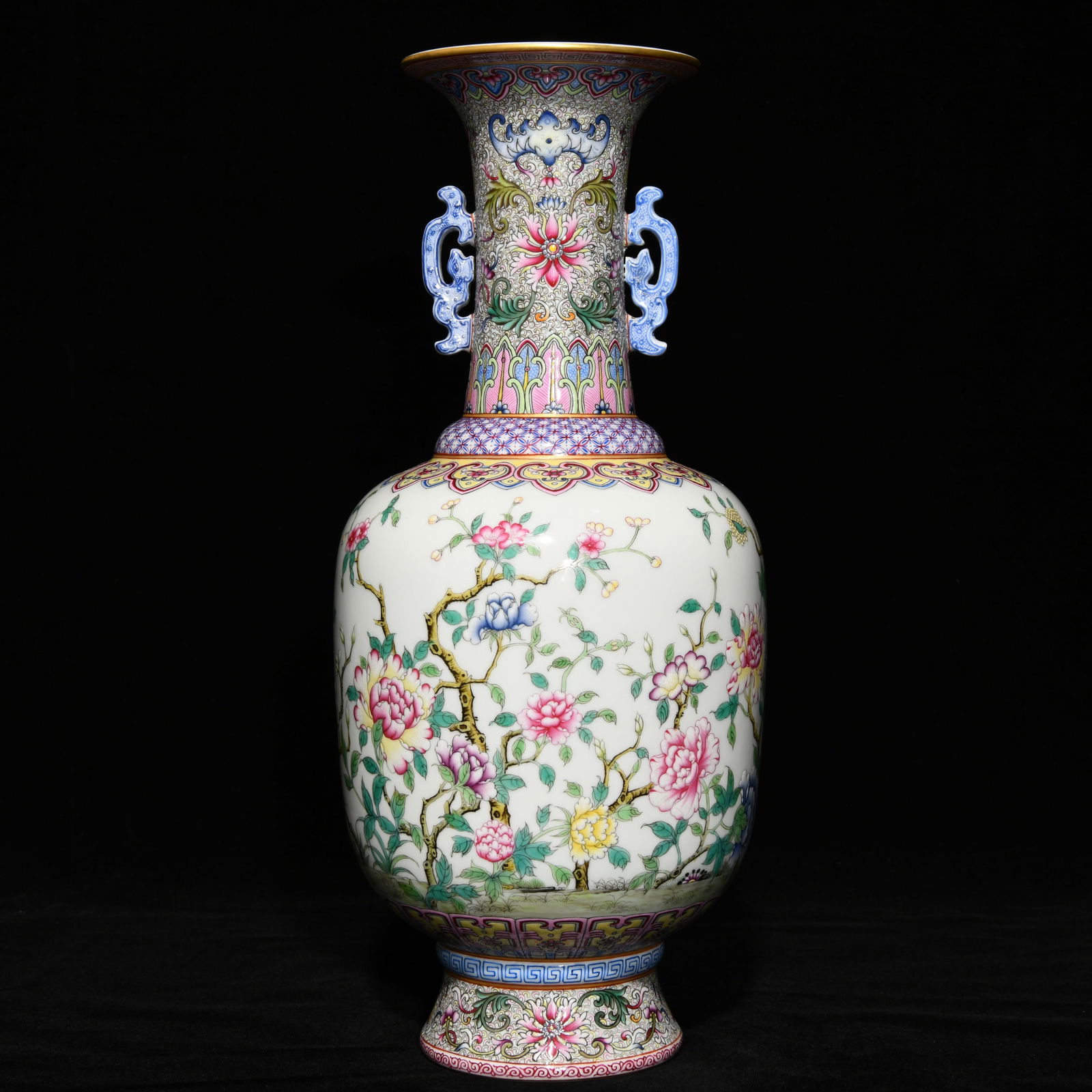 Chinese famille rose porcelain vase Qing dynasty Qianlong Mark & Period (1 of 9)