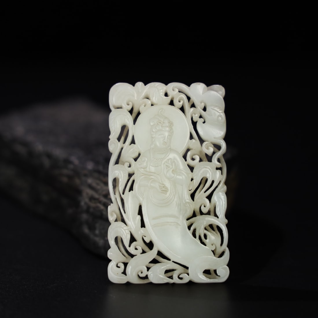Chinese natural jade carved ornaments Qing dynasty: Size: Height 6.8 cm - Width 4 cm Materials: Natural Jade Time Period: Qing dynasty Manufactured Date: Qianlong Period Object: Chinese Antique ⛨ Purchase With Confidence ✔ Verified A