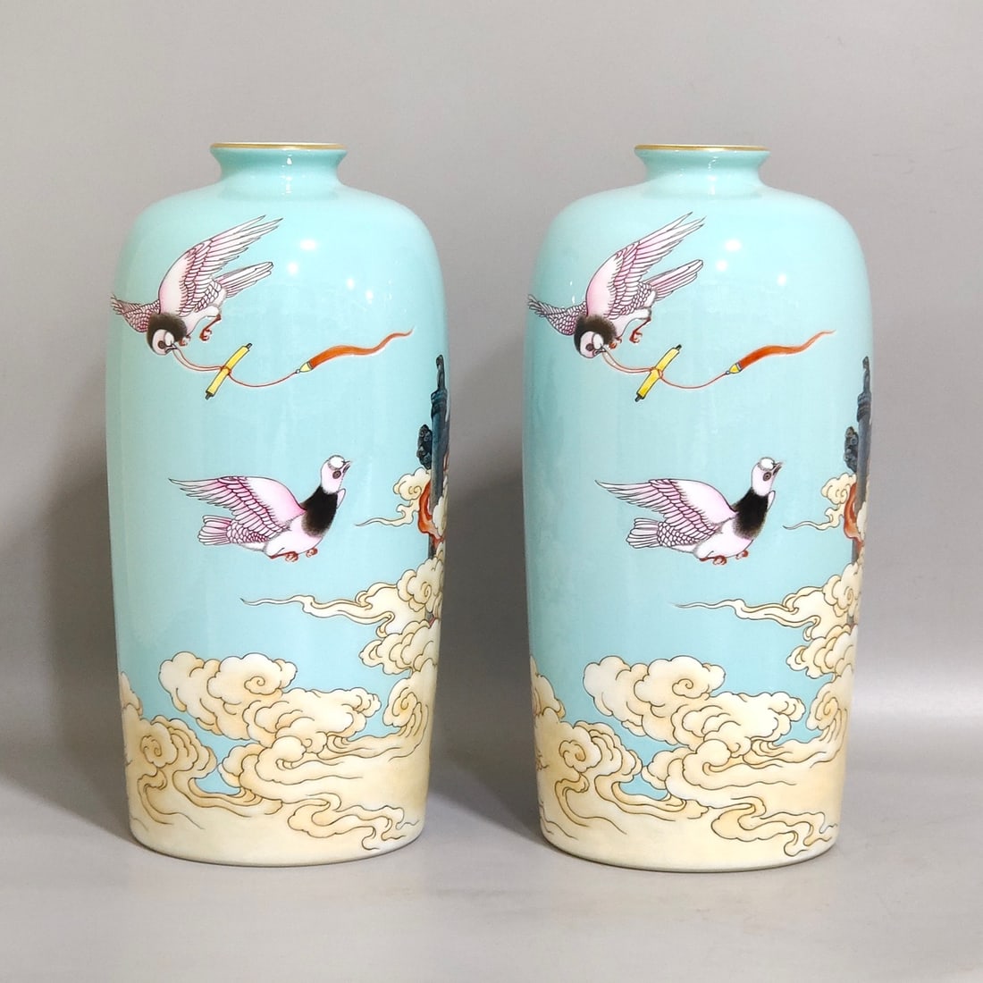 Chinese famille rose porcelain vase pair Qing dynasty Yongzheng Mark & Period: Size: Height 18.5 cm - Width 8.5 cm Materials: Porcelain Time Period: Qing dynasty Manufactured Date: Yongzheng Mark & Period Object: Chinese Antique ⛨ Purchase With Confidence ✔ Ve