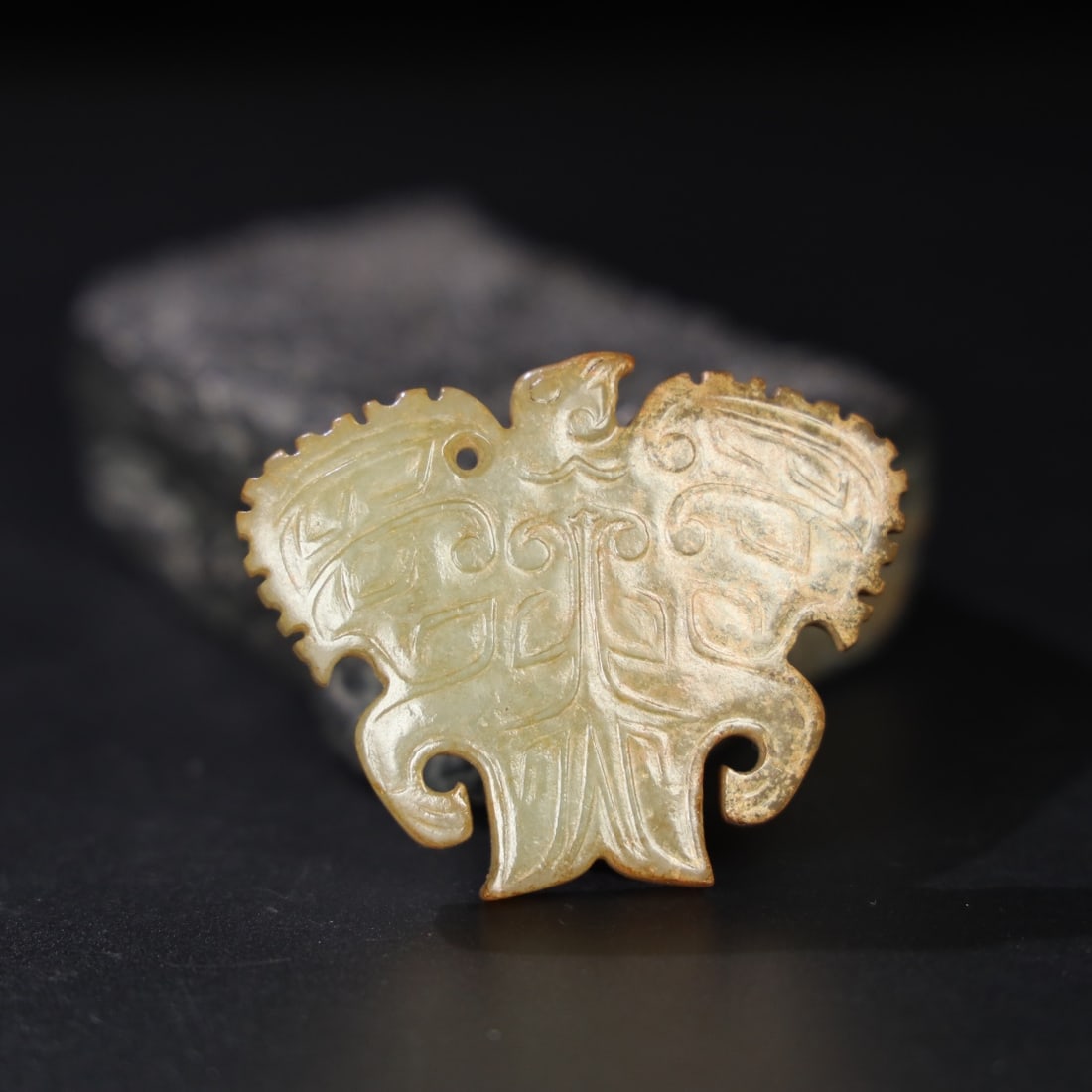 Chinese natural jade carved ornaments Qing dynasty: Size: Height 6.4 cm - Width 5.1 cm Materials: Natural Jade Time Period: Qing dynasty Manufactured Date: Qianlong Period Object: Chinese Antique ⛨ Purchase With Confidence ✔ Verified