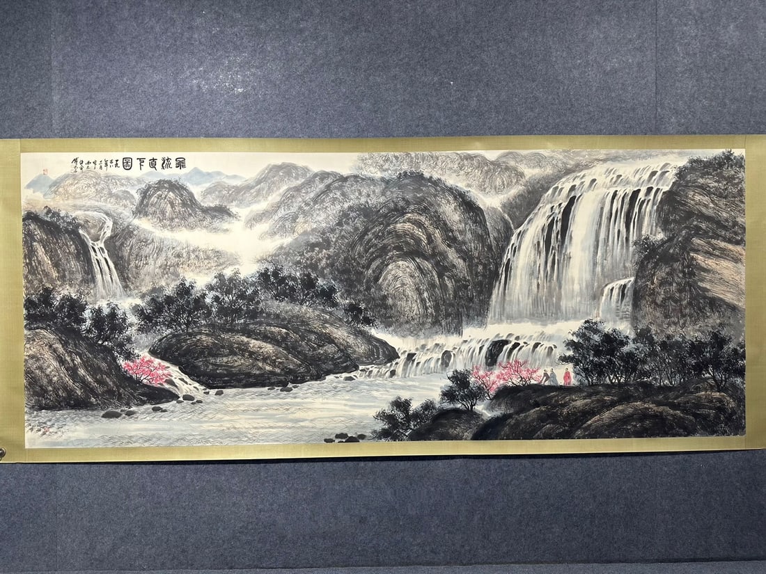 Chinese scroll painting Qing dynasty Fu Baoshi: Size: Height 360 cm - Width 144 cm Materials: ink color and paper Time Period: Qing dynasty Manufactured by: Fu Baoshi Object: Chinese Antique A fine hand-painted landscape painting, over 12 feet long