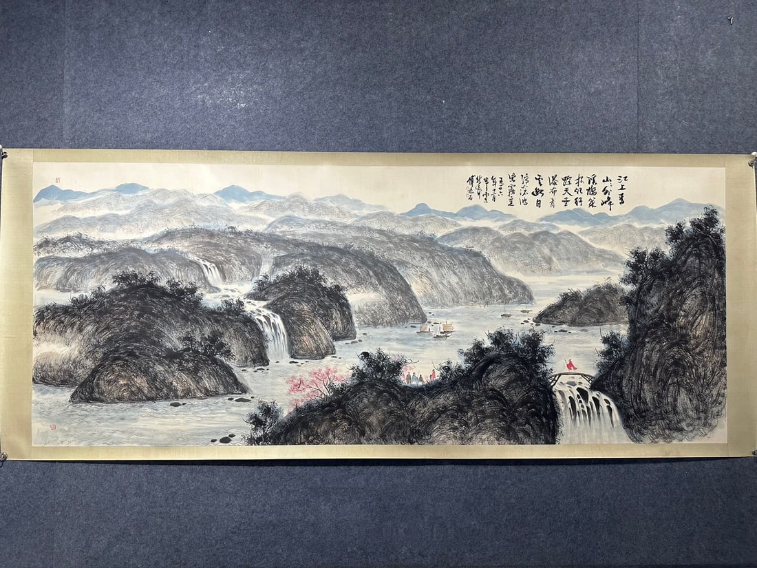 Chinese scroll painting Qing dynasty Fu Baoshi: Size: Height 360 cm - Width 140 cm Materials: ink color and paper Time Period: Qing dynasty Manufactured by: Fu Baoshi Object: Chinese Antique A fine hand-painted landscape painting, over 12 feet long