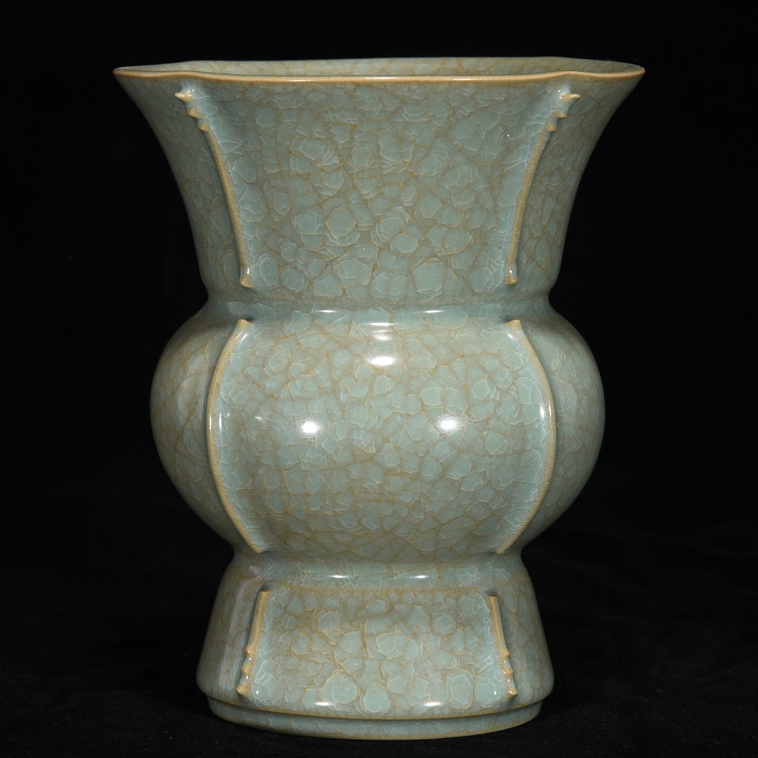 Chinese ru kiln porcelain vase Song dynasty: Size: Height 16 cm - Width 13 cm Materials: Porcelain Time Period: Song dynasty Manufactured Date: 10th-c Object: Chinese Antique ⛨ Purchase With Confidence ✔ Verified Auction House