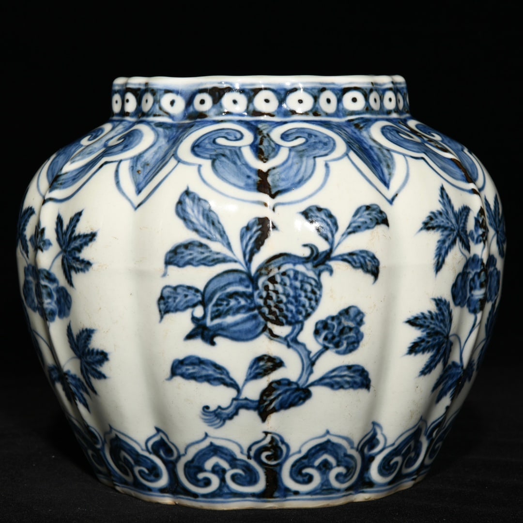 Chinese blue and white porcelain jar Ming dynasty Yongle Period (1 of 9)