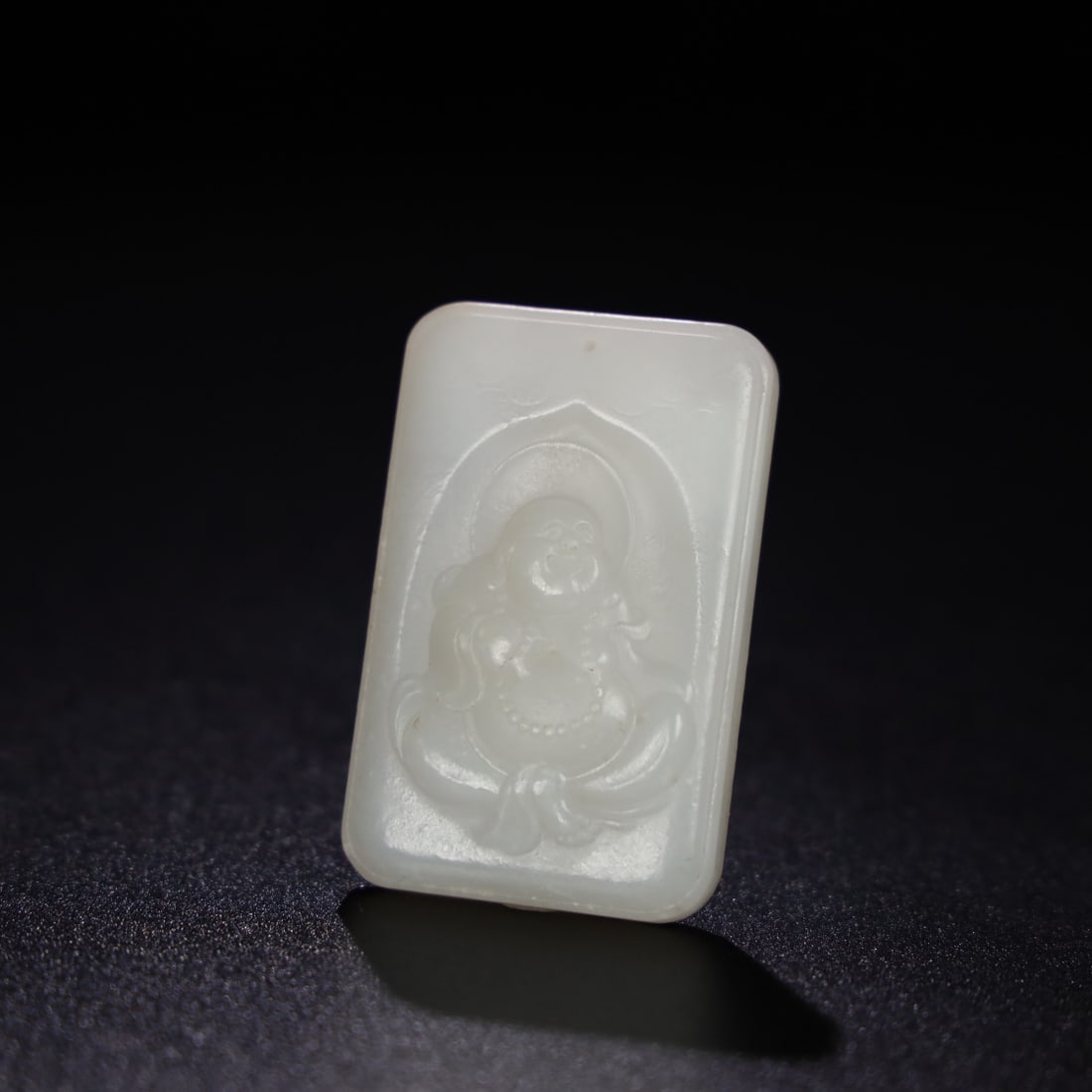 Chinese natural jade carved plaque Qing dynasty: Size: Height 5.5 cm - Width 3.5 cm Materials: Natural Jade Time Period: Qing dynasty Manufactured Date: Qianlong Period Object: Chinese Antique ⛨ Purchase With Confidence ✔ Verified