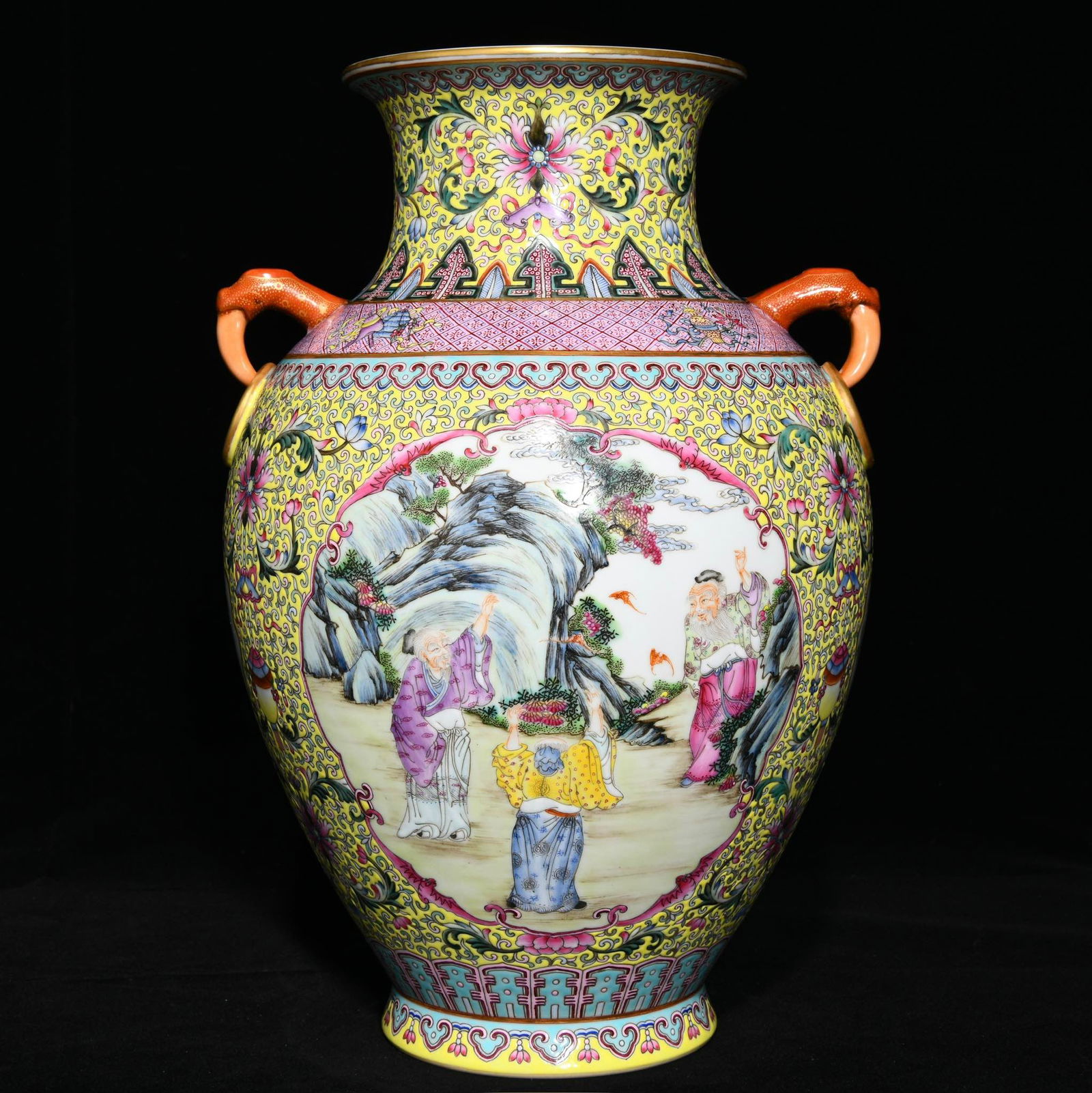 Chinese famille rose porcelain vase Qing dynasty Qianlong Mark & Period (1 of 9)